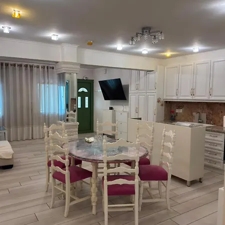 Spacious In Argolida Greece Apartament Kivérion